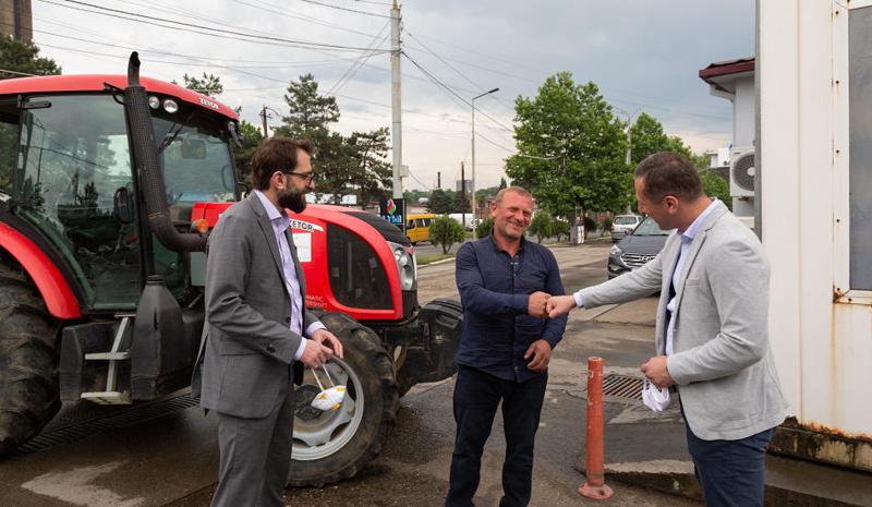 სოფლის მეურნეობის განვითარების სააგენტოს დირექტორის ინფორმაციით, 26 000 ფერმერი აგროდიზელის ფასდაკლების ბარათებით 8 მლნ-მდე ლარს დაზოგავს