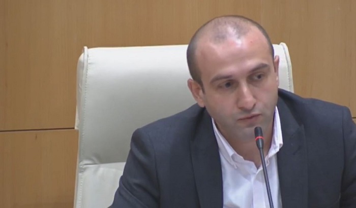 „ჩემი აზრით, ჩემთანაც უნდა შეგრცხვეთ. რატომ არ მიშვებთ რესტორანში, რა დაგიშავეთ?“-  იაგო ხვიჩია ხელისუფლებას