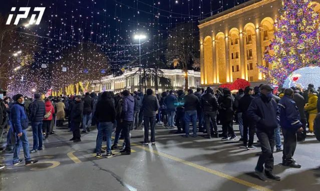 რუსთაველის გამზირზე საავტომობილო გზა გადაიკეტა