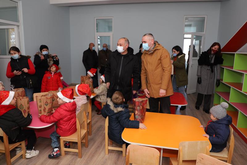 ქარელში დევნილთა დასახლების მიმდებარე ტერიტორიაზე საბავშვო ბაღი აშენდა